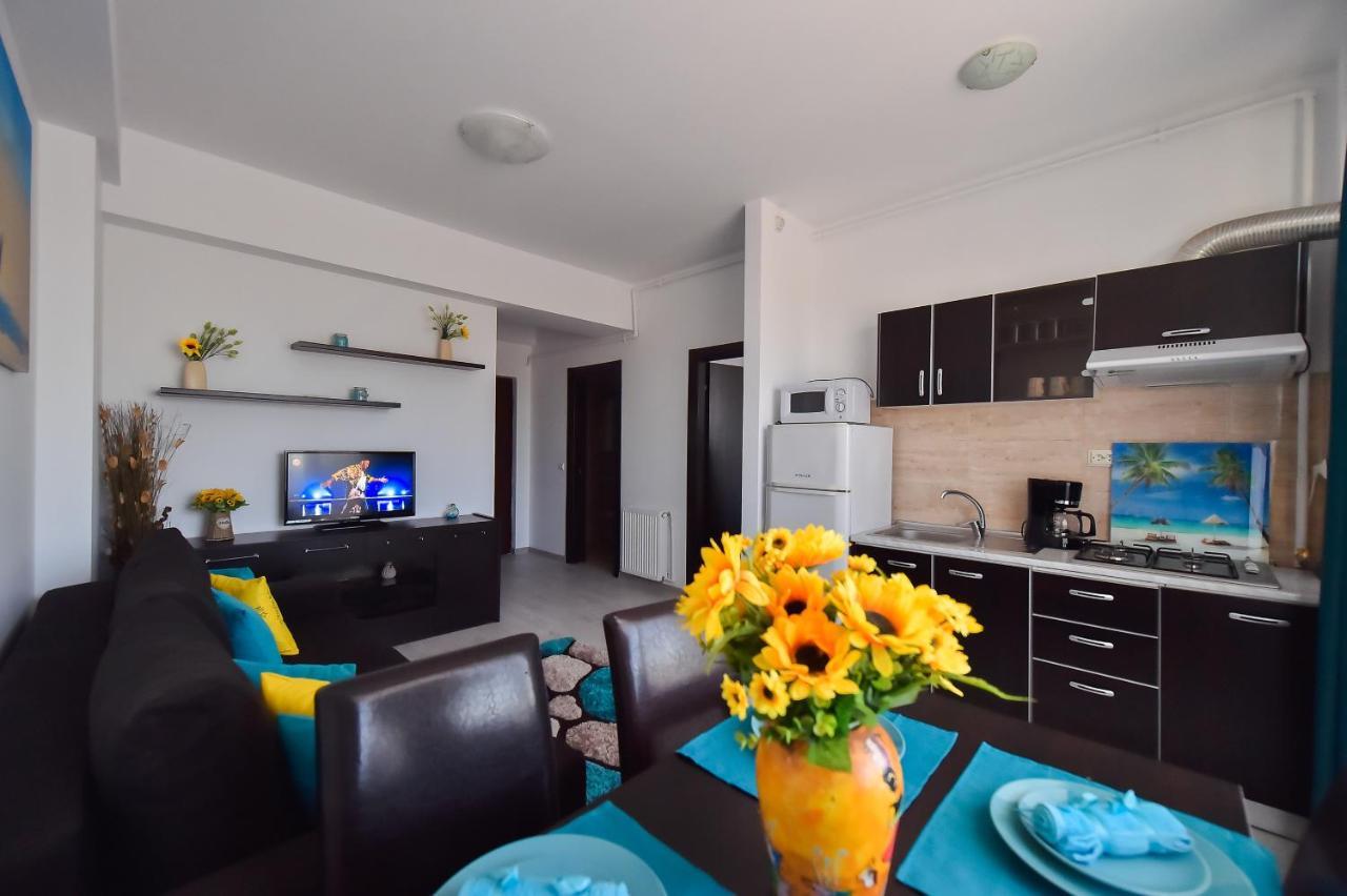 Apartment Summerland Mamaia Exterior photo